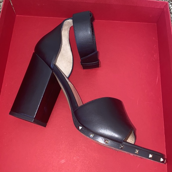 Valentino Sandals - Picture 4 of 12